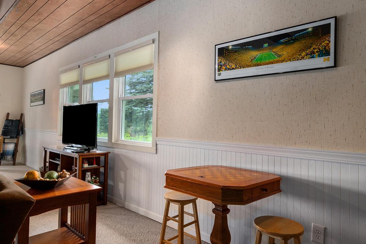 Lakeside Getaway With Dock, Firepit, Grill Newaygo エクステリア 写真