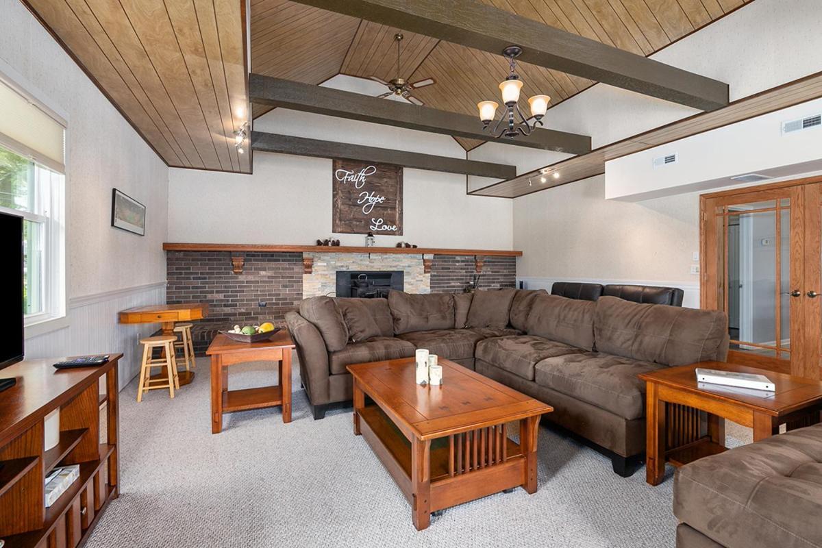 Lakeside Getaway With Dock, Firepit, Grill Newaygo エクステリア 写真